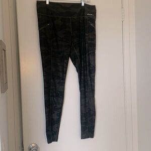 Eddie Bauer camo leggings L